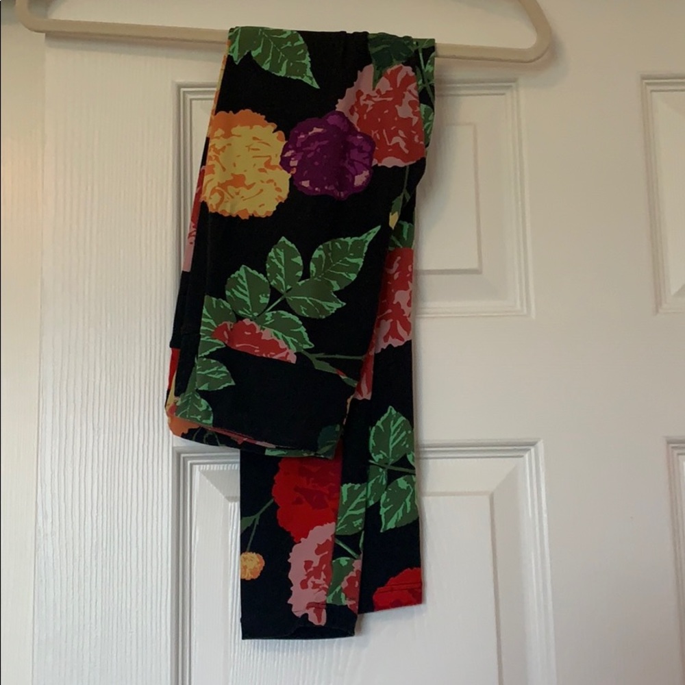 Flowery lularoe leggings